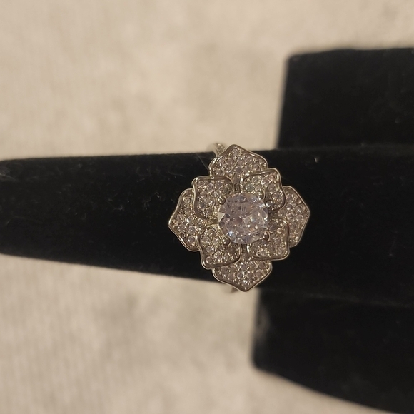 🎄NWOT 925 FLOWER RING🎄 - Picture 4 of 5